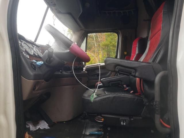 2016 Freightliner Cascadia 125 Semi Truck