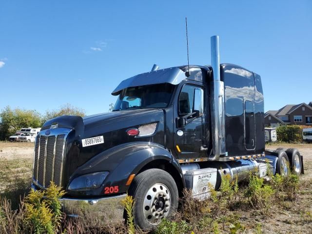 2018 Peterbilt 579 Semi Truck