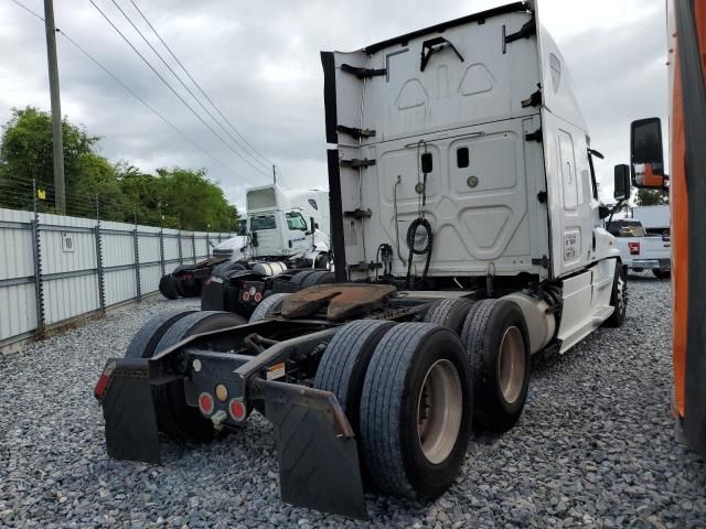 2015 Freightliner Cascadia Semi Truck