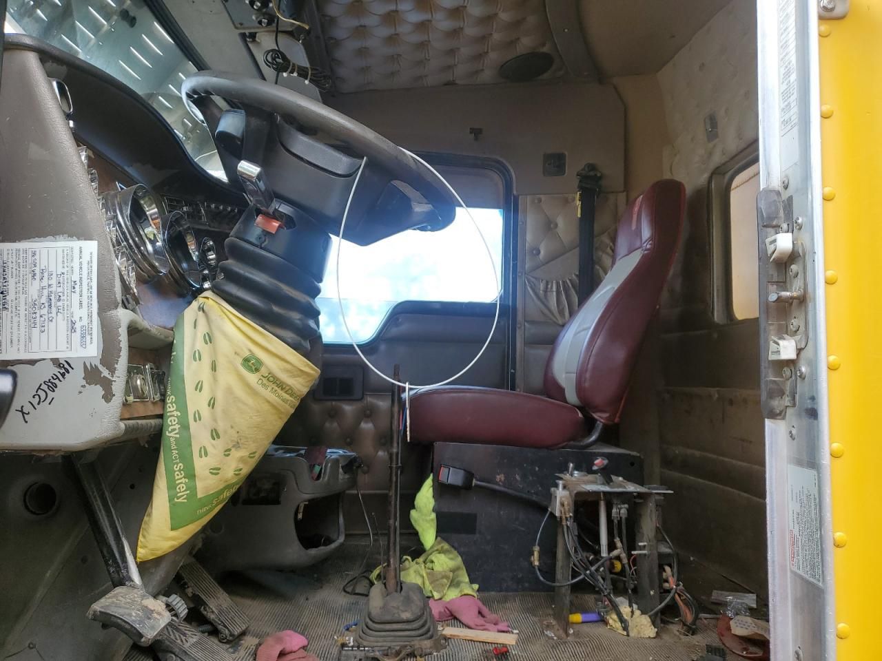 2002 Kenworth Construct-dump Truck