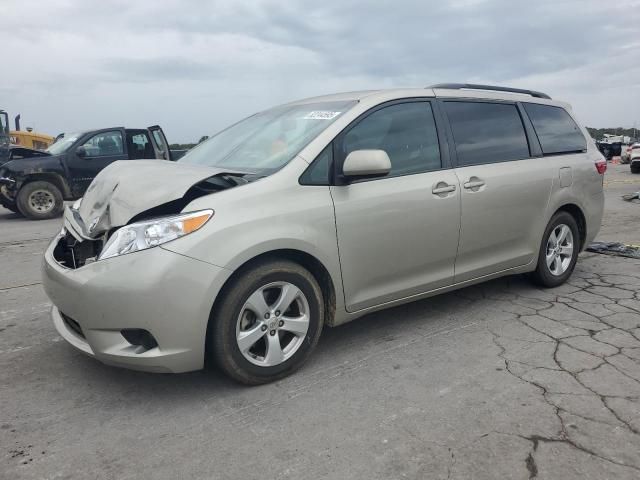 2015 Toyota Sienna LE