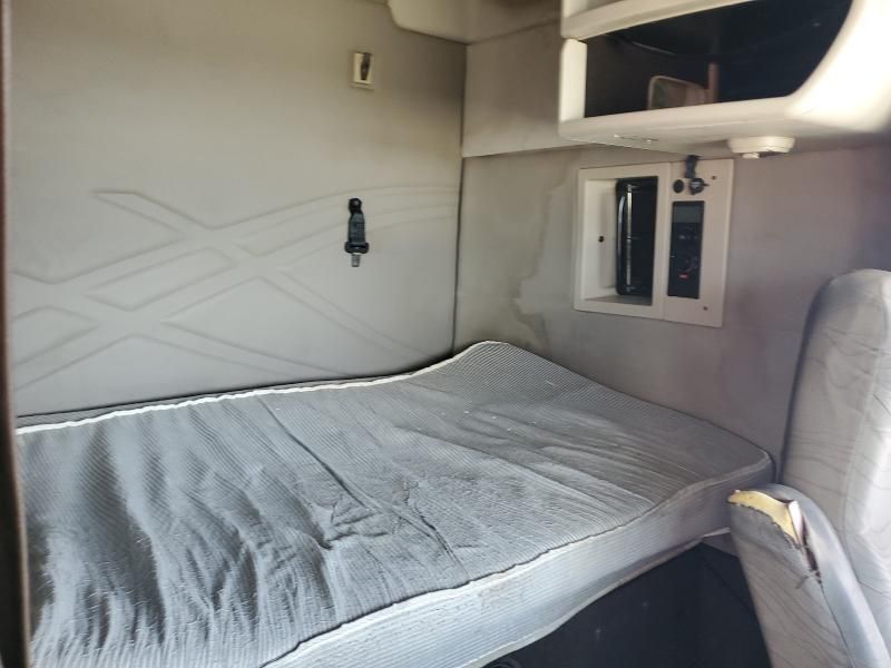 2013 Volvo VN VNM