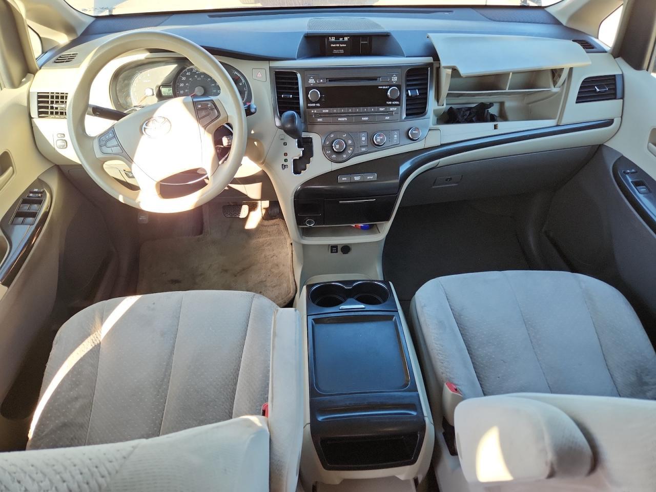 2011 Toyota Sienna le
