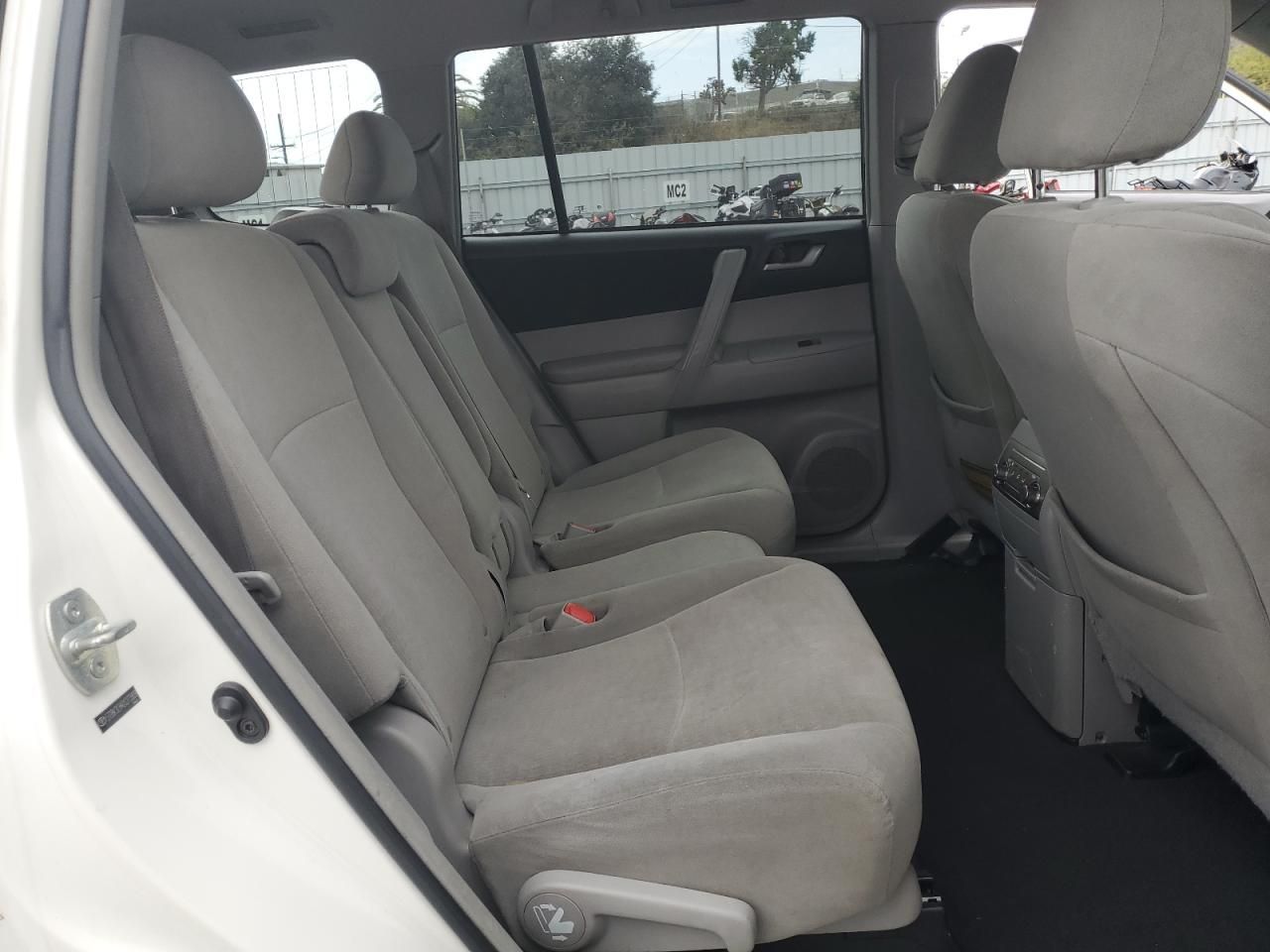 2013 Toyota Highlander Base