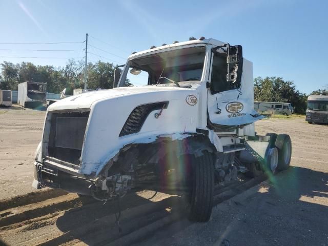 2006 Volvo VNL Semi Truck