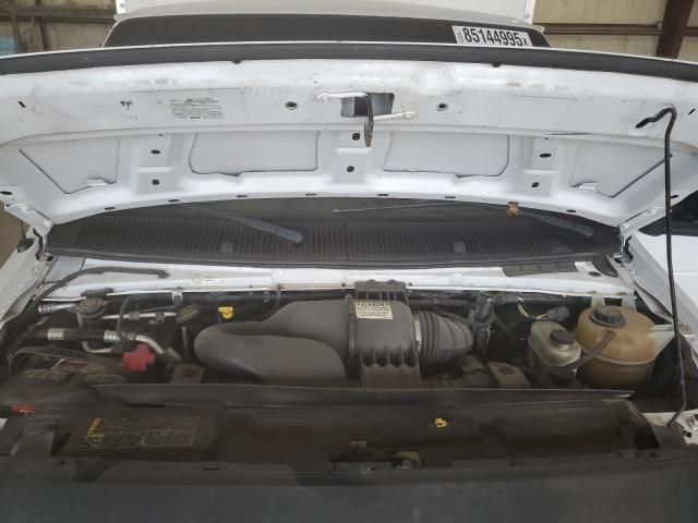 2015 Ford Econoline E350 Super Duty Cutaway Van