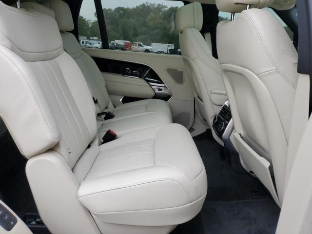 2025 Land Rover Range Rover SE