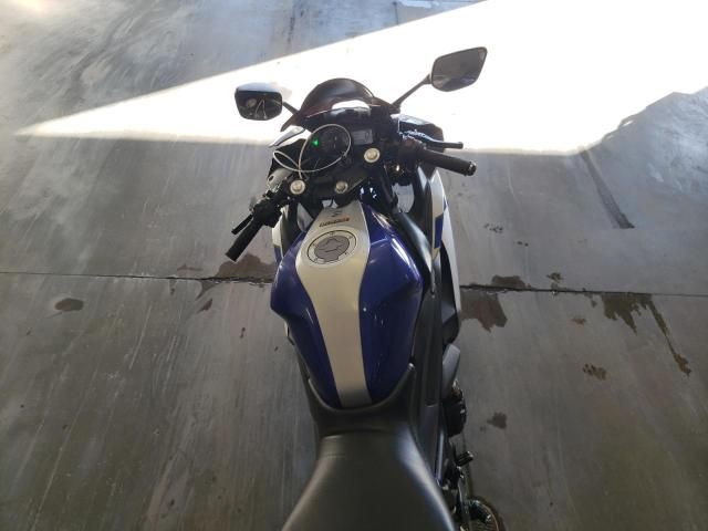 2015 Yamaha YZFR3