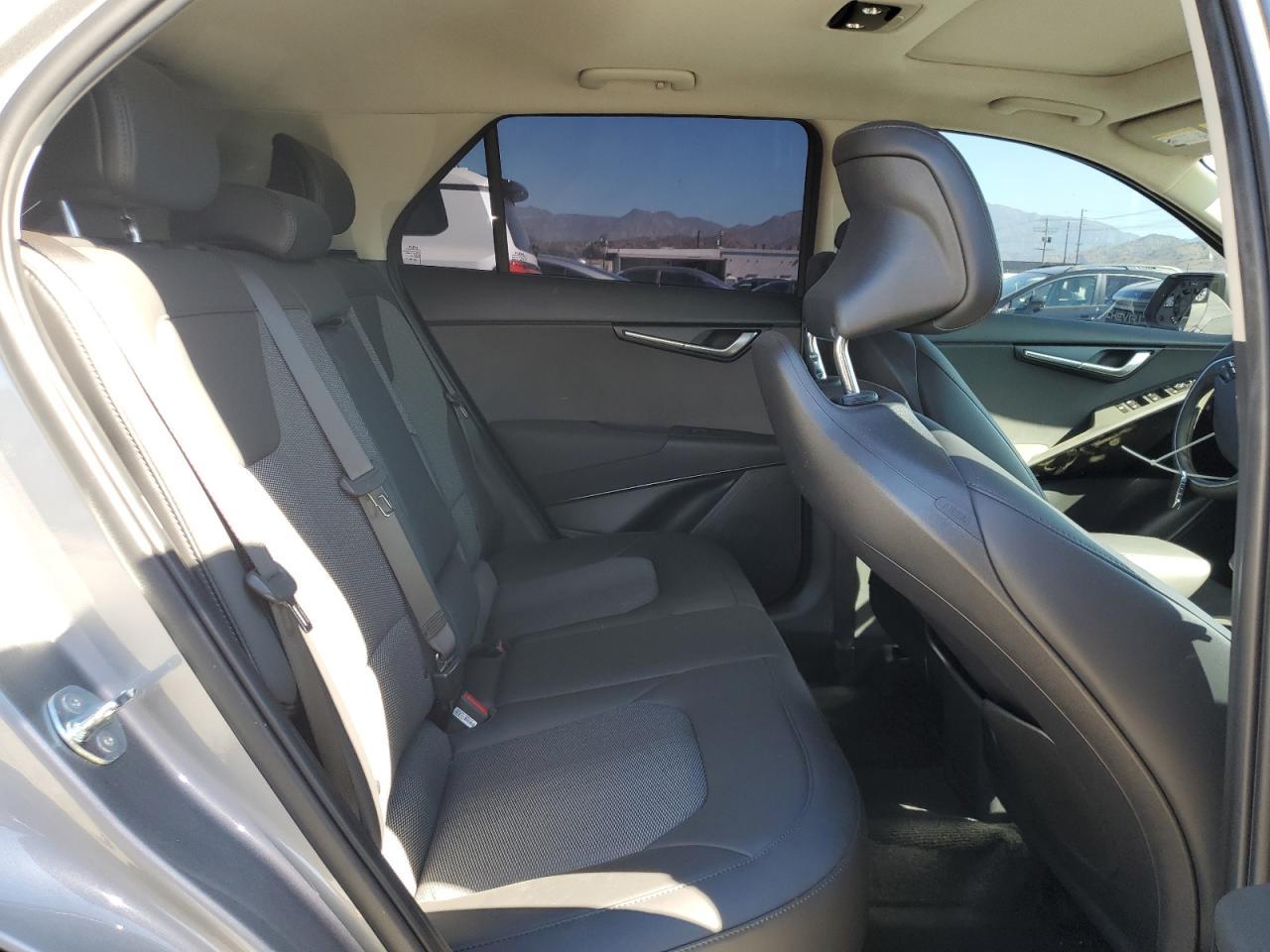 2025 KIA Niro ex