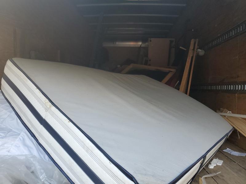 2019 Isuzu NRR BOX Truck