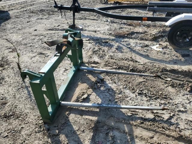 2022 John Deere WW25-Bale Spear