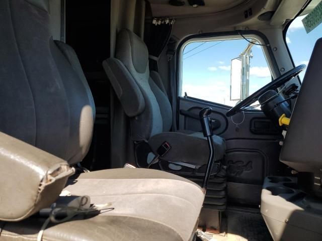2002 International 9200I Semi Truck