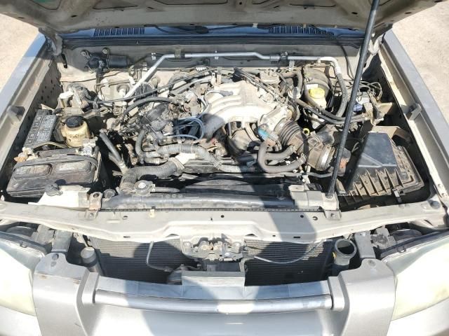 2004 Nissan Frontier Crew Cab XE V6