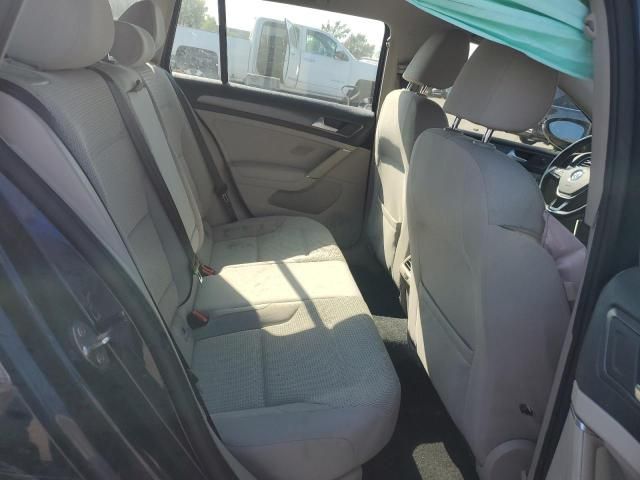 2018 Volkswagen Golf Sportwagen S