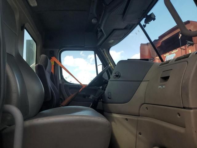 2016 Freightliner Cascadia 113 Semi Truck