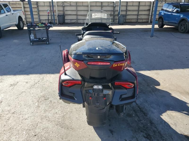 2023 Can-Am Spyder Roadster RT