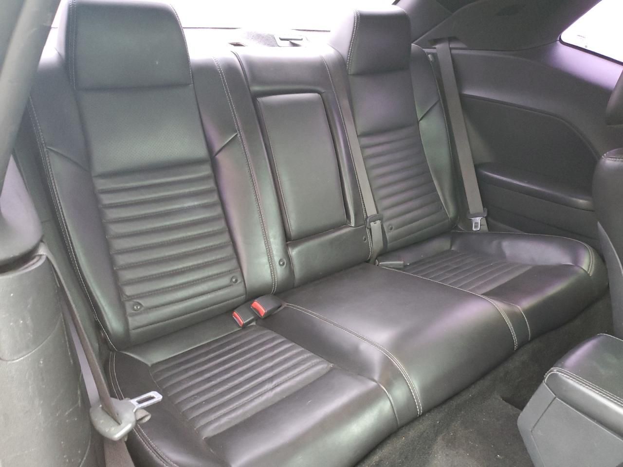 2014 Dodge Challenger sxt