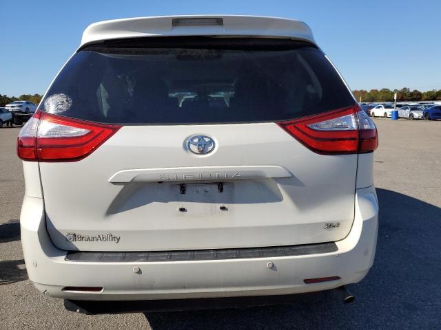 2016 Toyota Sienna xle