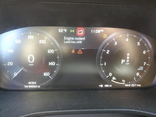 2022 Volvo Xc40 T5 R-design