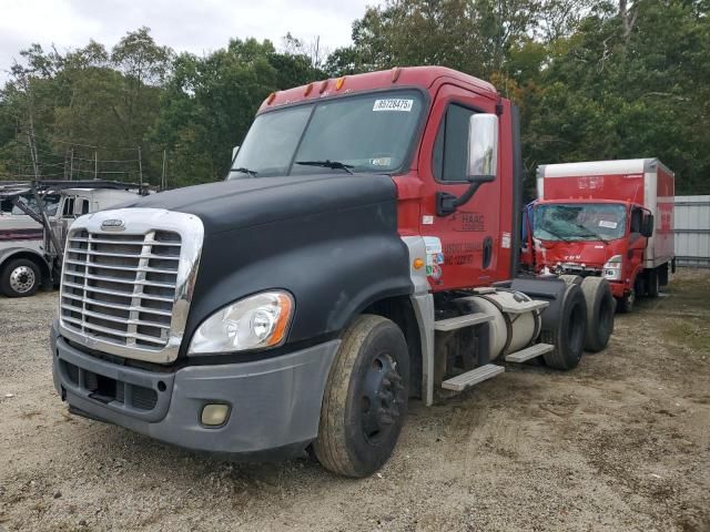 2012 Freightliner Cascadia 125