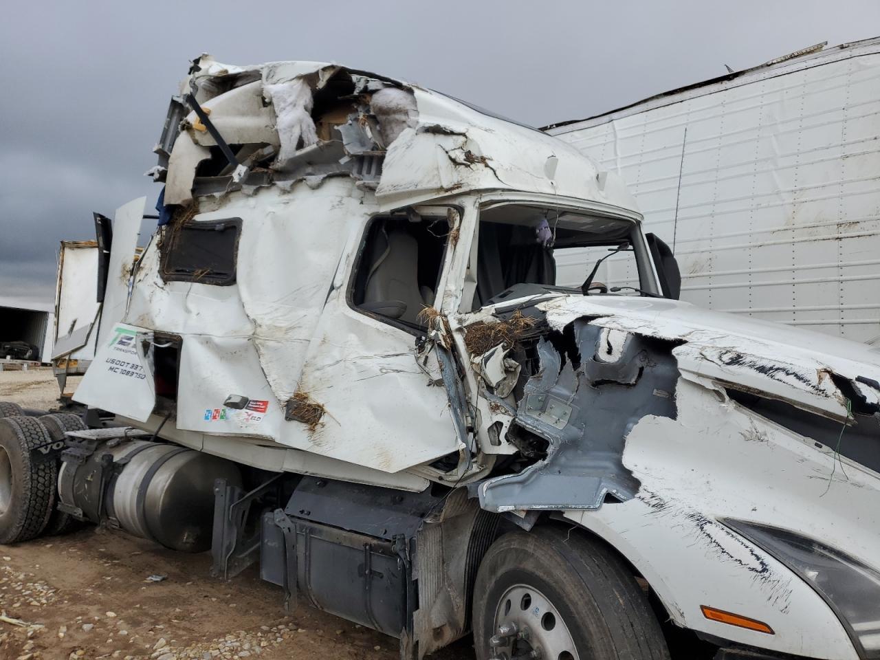 2022 Volvo VNL Semi Truck