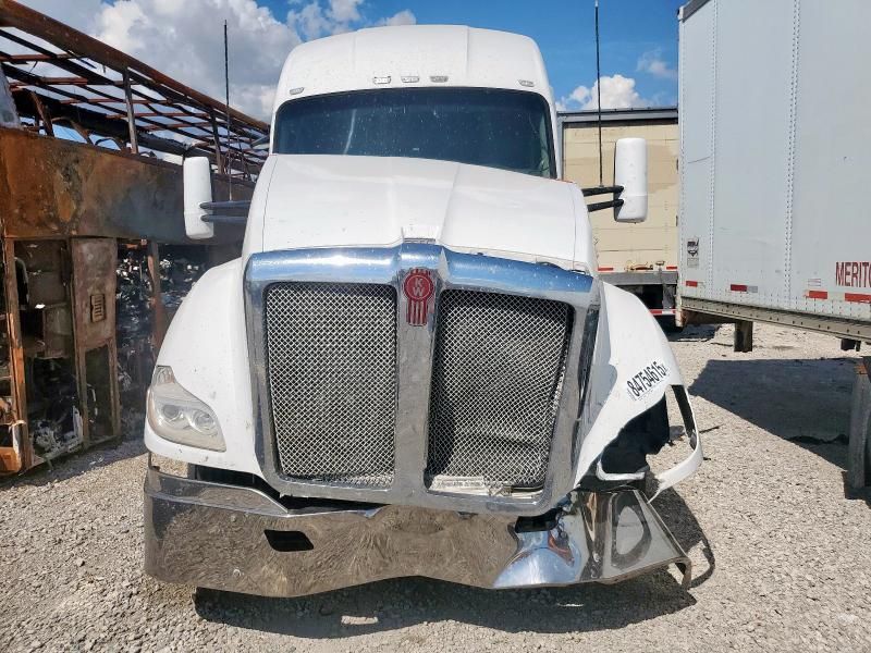 2016 Kenworth Construction T680