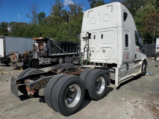 2019 Freightliner Cascadia 126