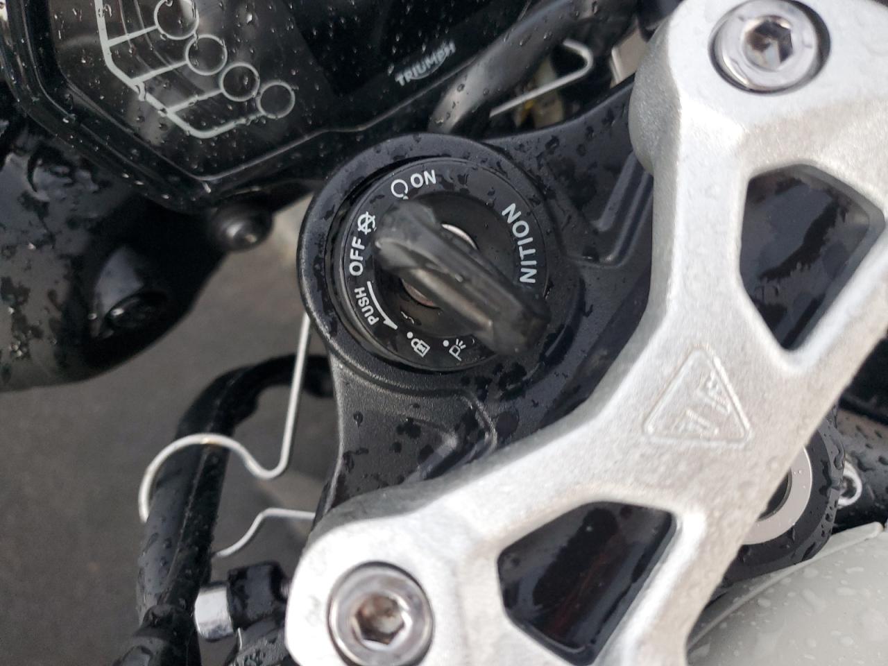 2024 Triumph 2024 Triumph Street Triple