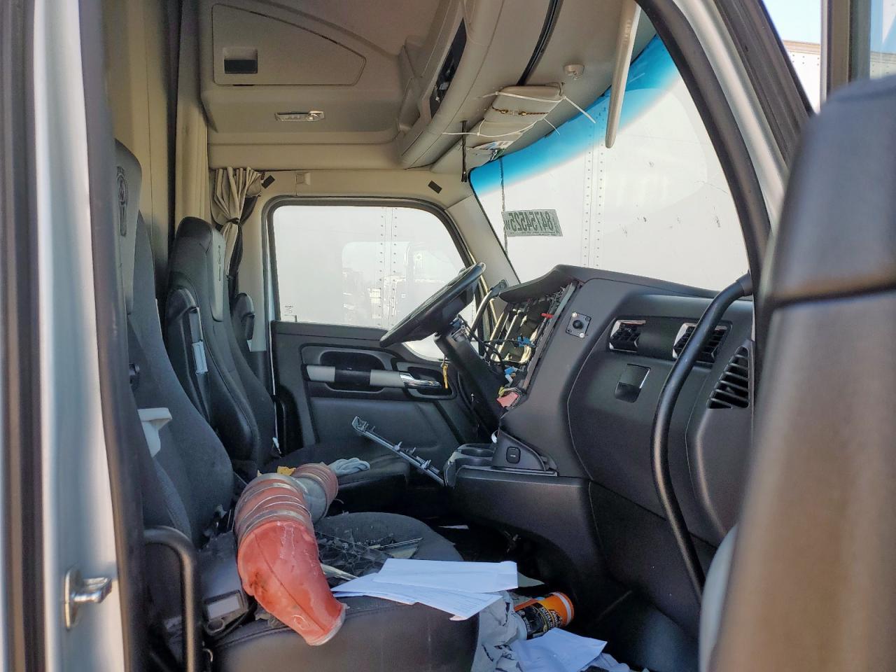 2022 Kenworth T680 Semi Truck