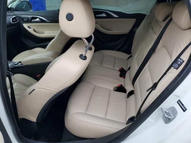2017 Infiniti QX30 Base