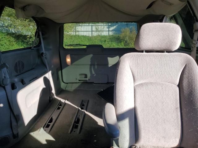 2003 Chrysler Town & Country LX