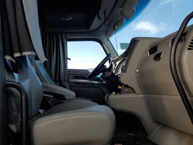 2019 Kenworth Construction T680