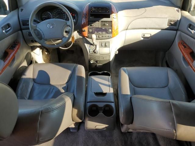 2010 Toyota Sienna XLE