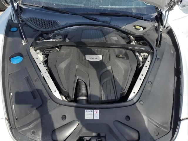 2018 Porsche Panamera 4