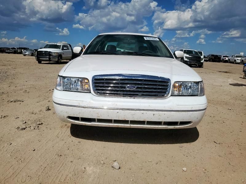 2003 Ford Crown Victoria LX