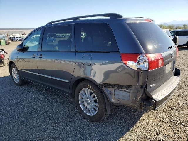 2010 Toyota Sienna XLE