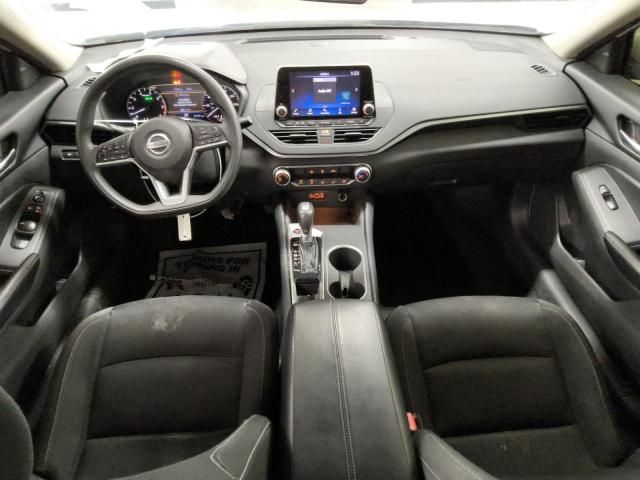 2022 Nissan Altima sv