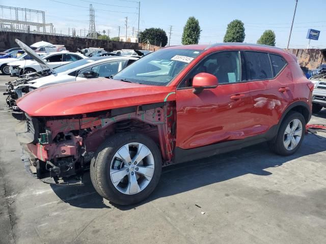 2020 Volvo XC40 T4 Momentum