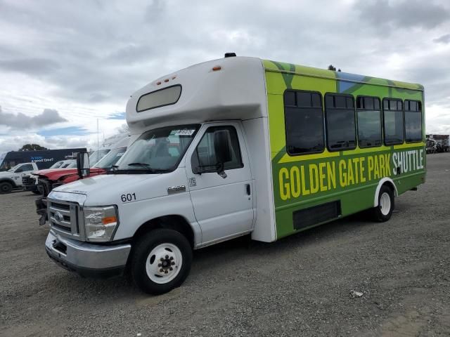 2014 Ford Econoline-Bus