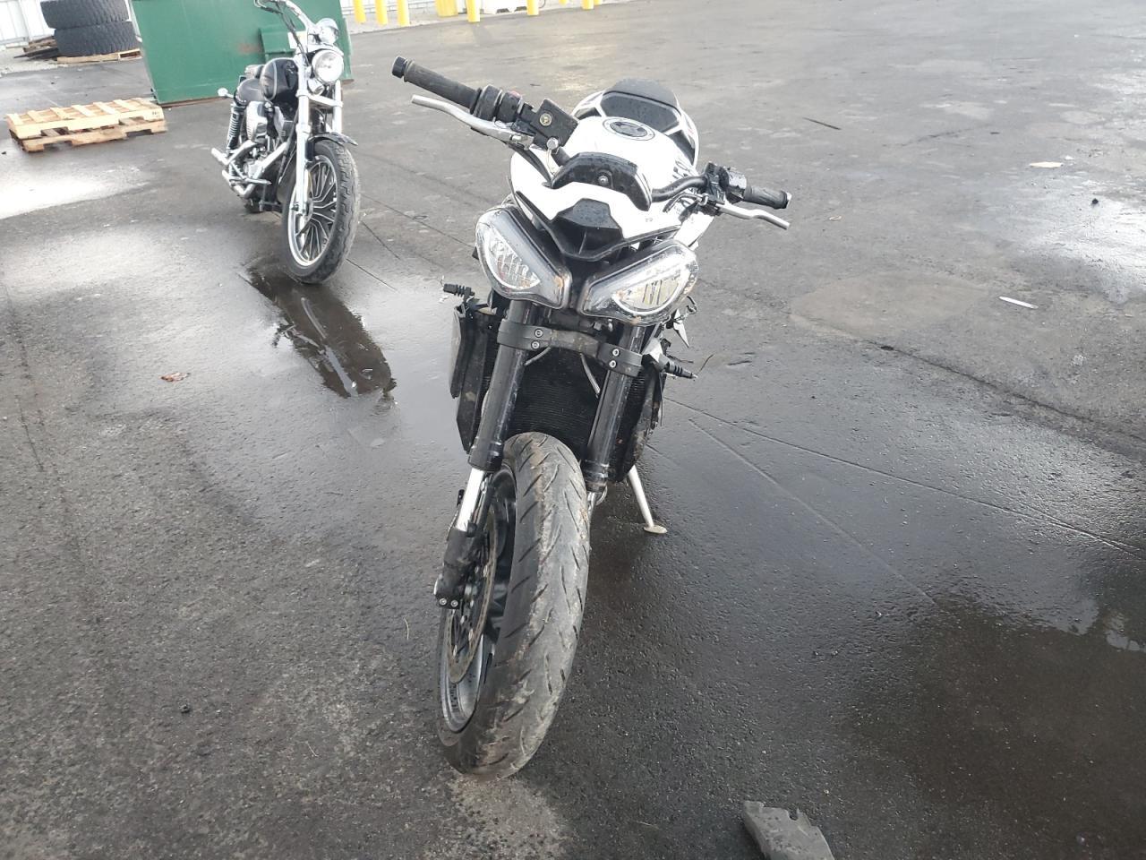 2024 Triumph 2024 Triumph Street Triple