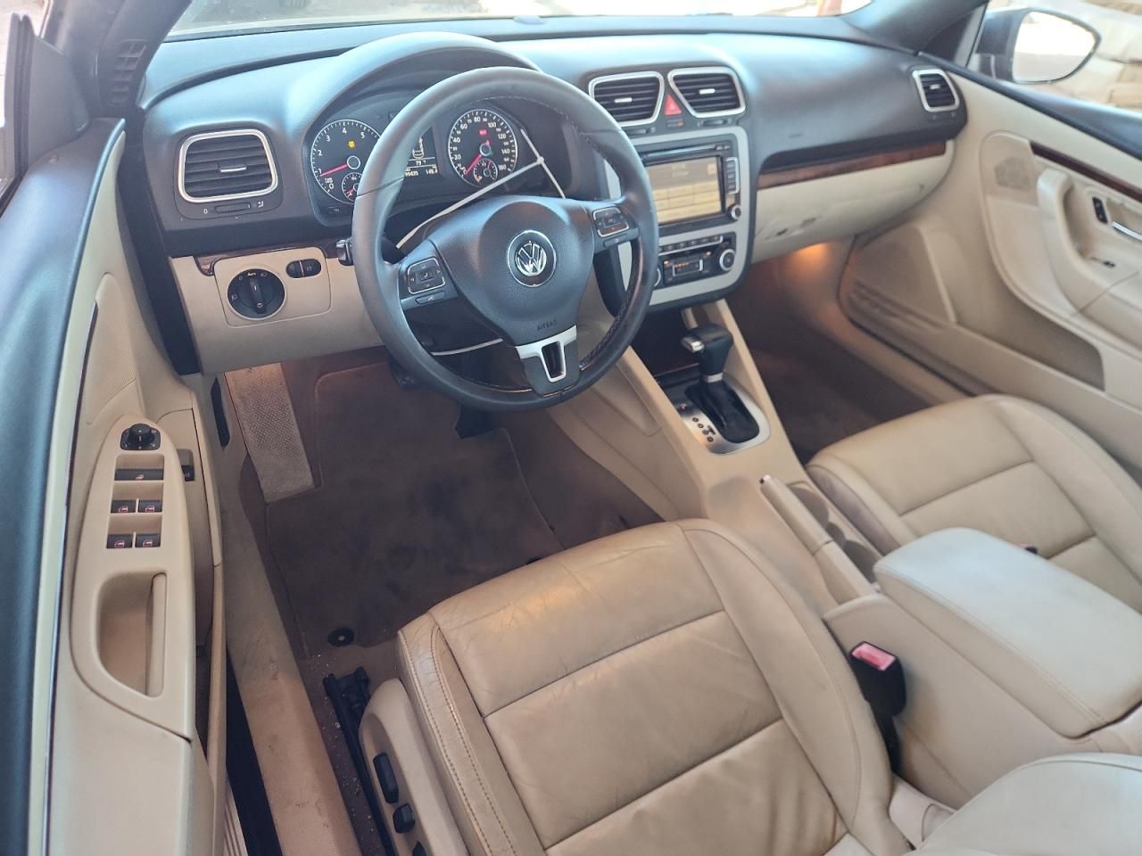 2010 Volkswagen Eos lux