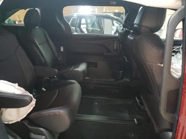 2025 Toyota Sienna XSE