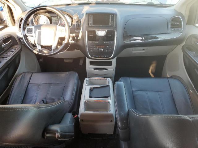 2016 Chrysler Town-count