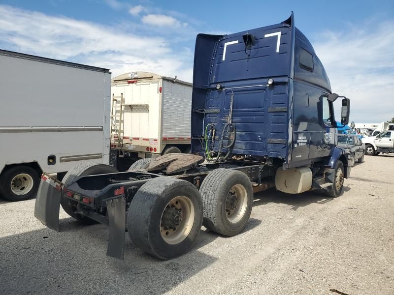 2013 Volvo VN VNM
