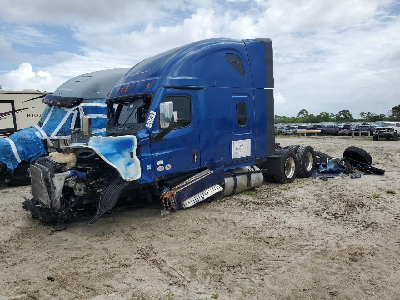 2025 Freightliner Cascadia 126 Semi Truck
