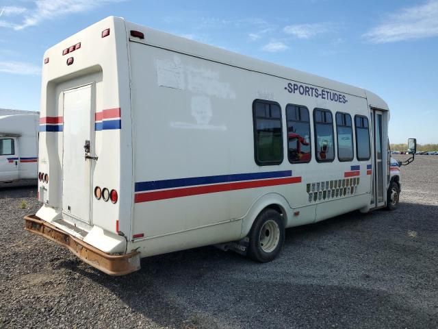 2009 Ford Econoline E450 Super Duty Cutaway Van