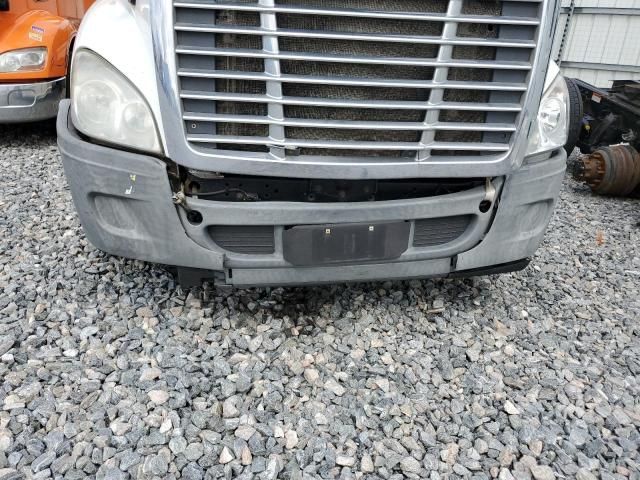 2015 Freightliner Cascadia Semi Truck