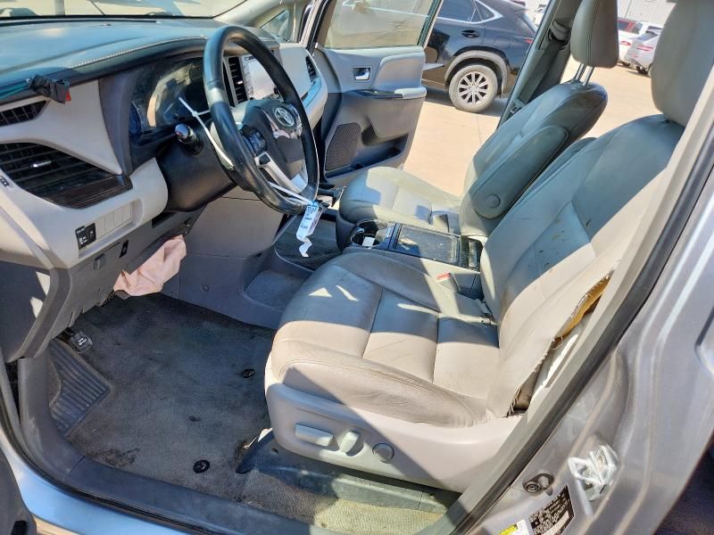 2018 Toyota Sienna XLE