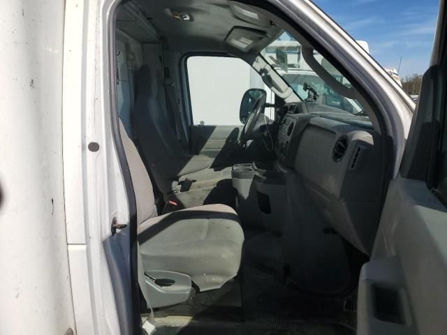 2016 Ford Econoline E350 Super Duty Cutaway Van