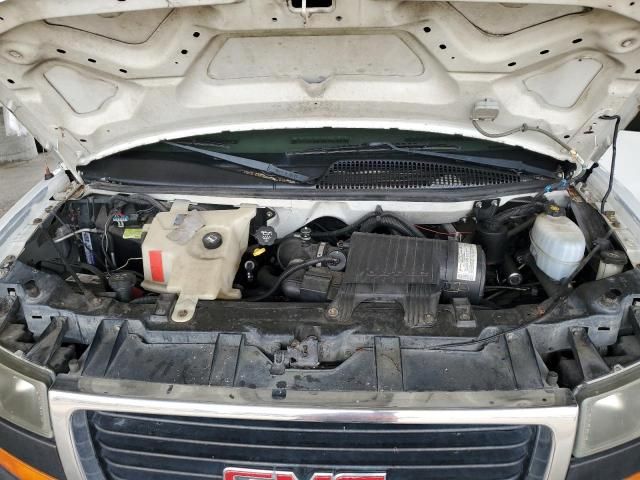2004 GMC Savana G3500